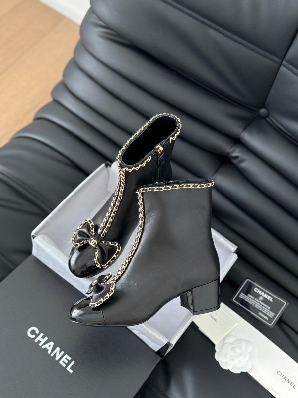 Chanel Classic Chain Boots for Women - LY00380