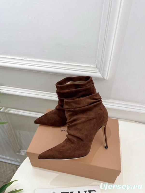 Gianvito Rossi Fall/Winter 2025 GR Pointed Toe Retro Pleated High Heel Ankle Boots - KFY00340