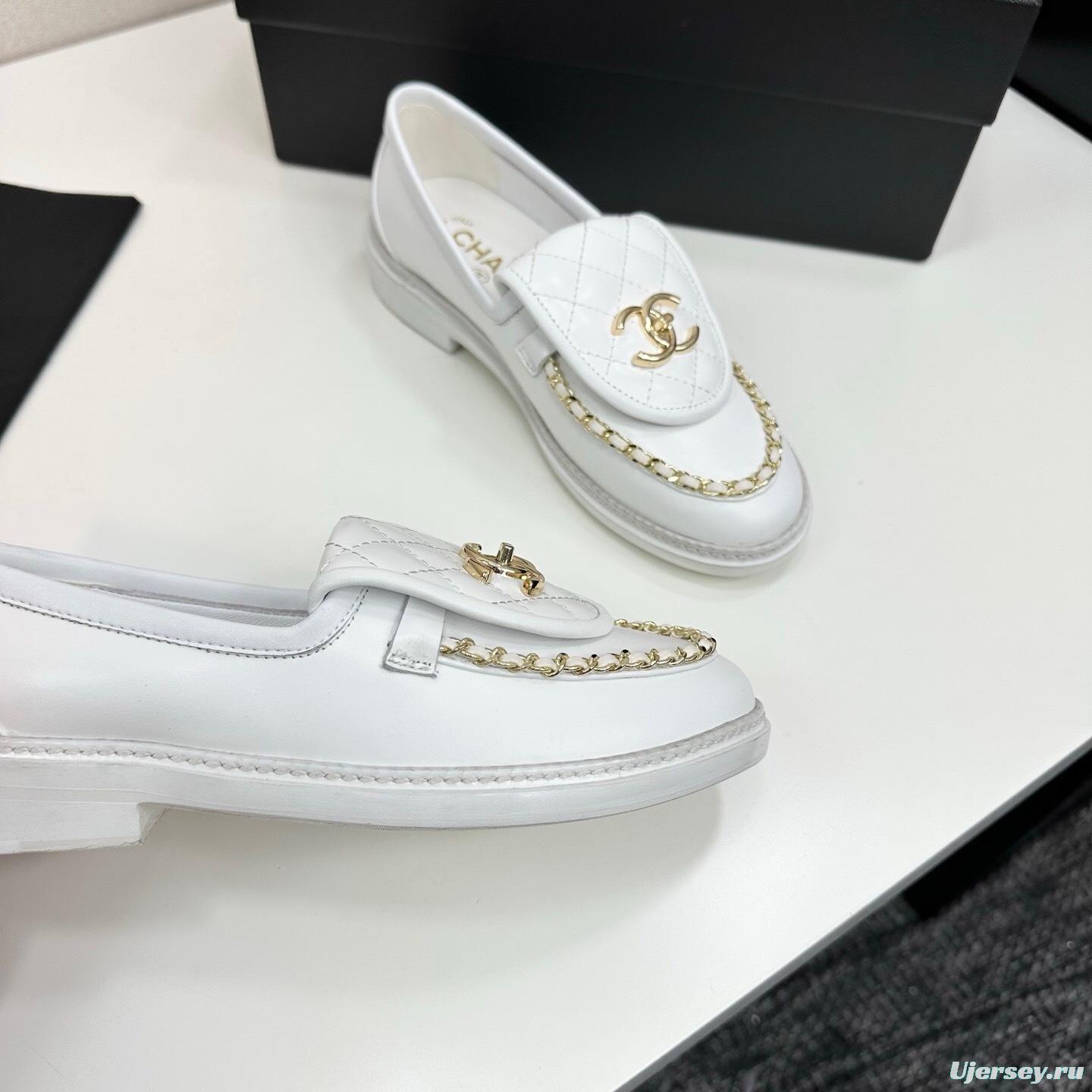 Chanel Classic Flap Chain CC Loafers with Buckle Closure - LY00320