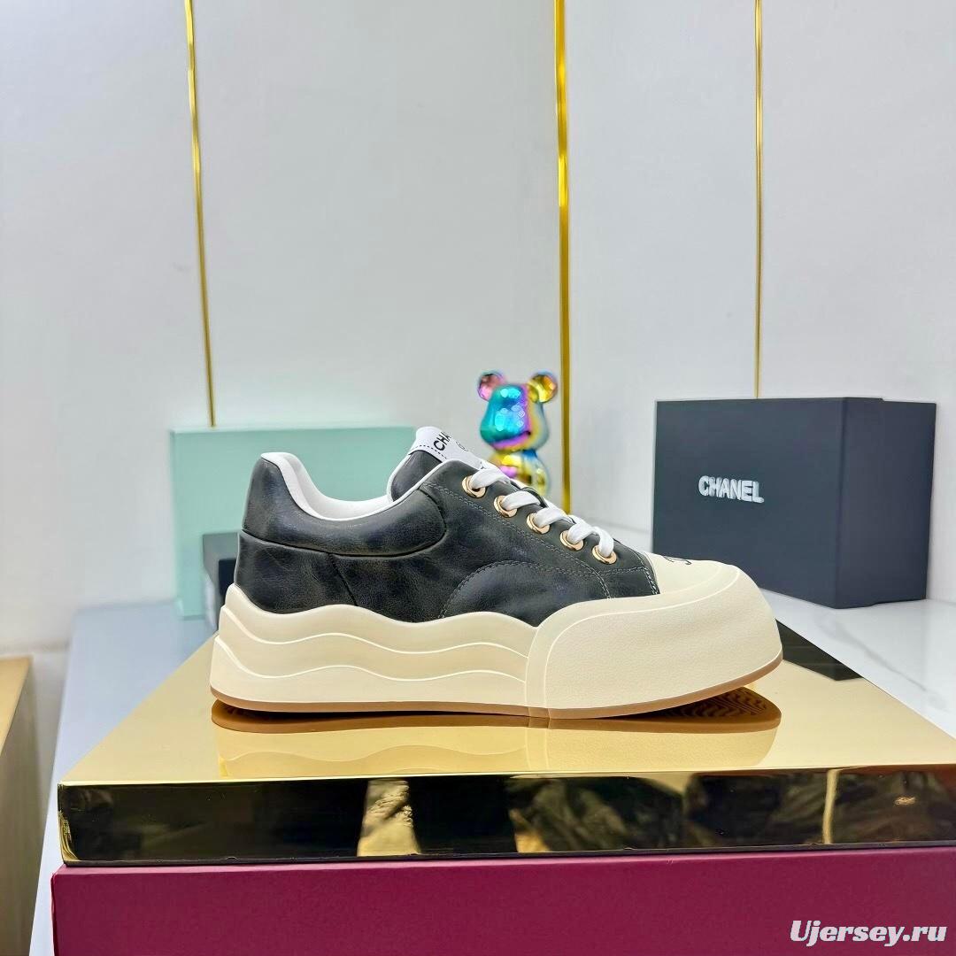 Chanel 2025/SS Small Fragrance Loafers Panda Shoes Original Calfskin - LY00310