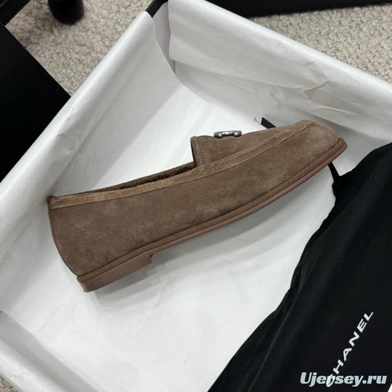 Chanel 2025 SS Teddy Fur Loafers with Double C Logo - KFY00300