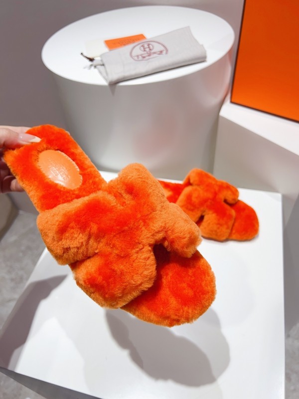 Hermès Teddy Wool H Slippers Flat Sole Fur Slides - LY00240
