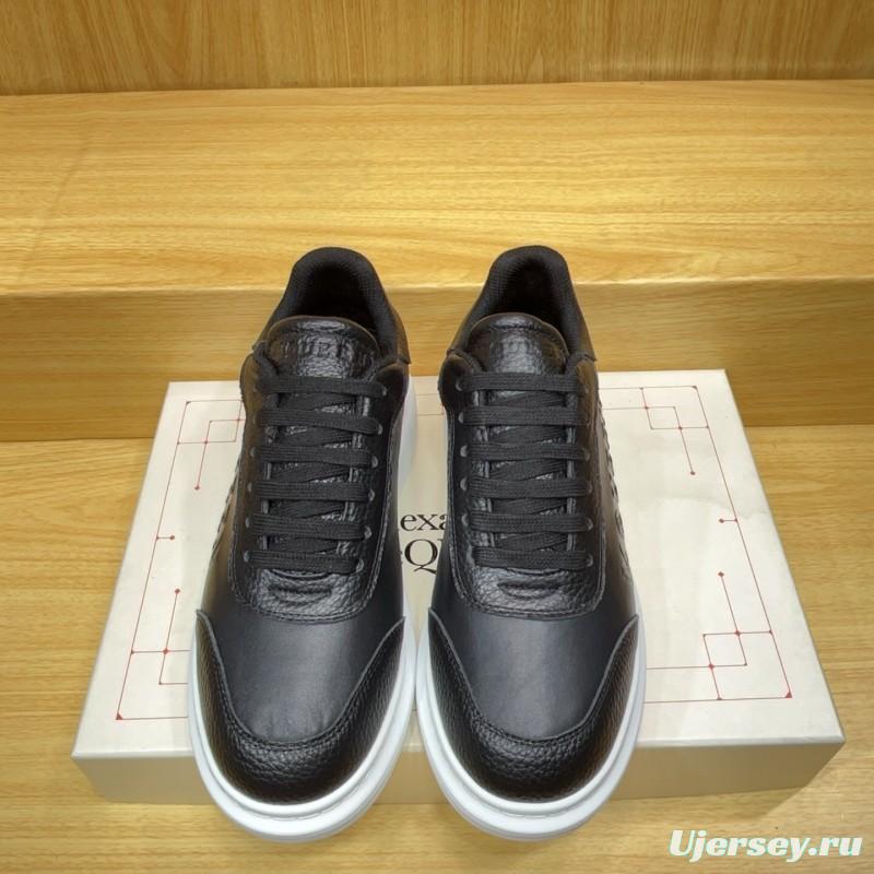 Alexander McQueen Spring 2025 Collection Platform Sneakers with Thick Sole Design - AS00320