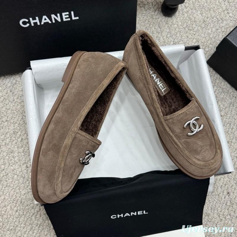 Chanel 2025 SS Teddy Fur Loafers with Double C Logo - KFY00300