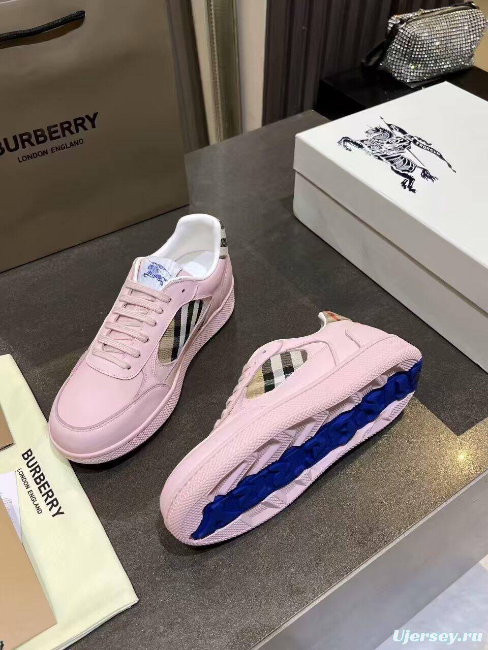 Burberry 2025/SS Italian-Made Sneakers with Equestrian Knight Design Label - KFY00300