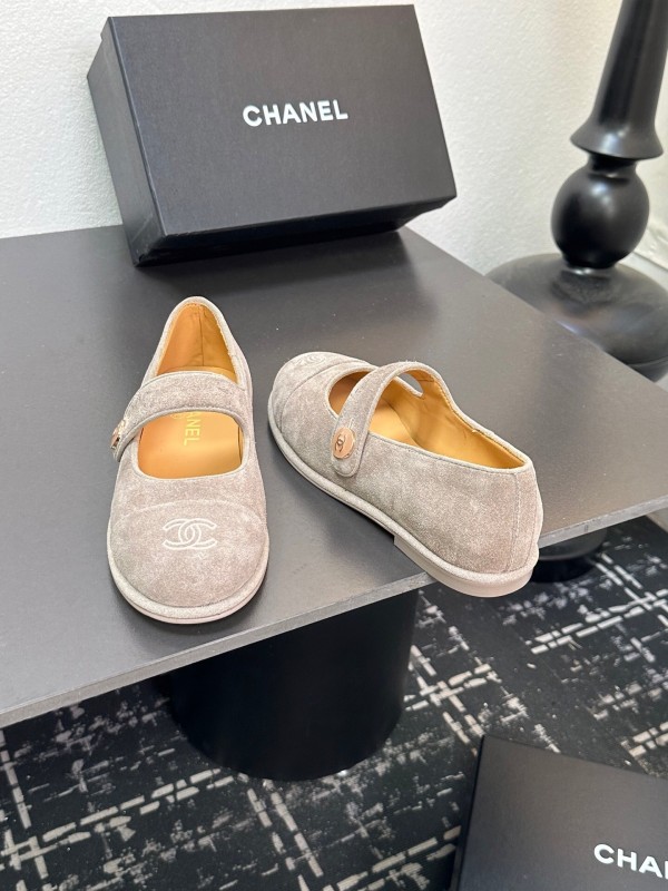 Chanel Quilted Design Slip-On Sandals - KFY00280