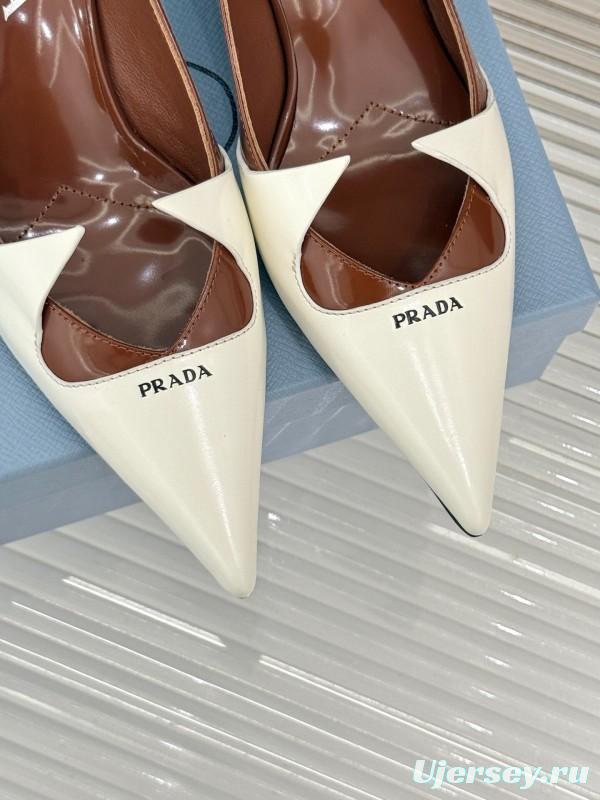 PRADA 2025 SS Catwalk Pointed Toe Kitten Heel Pumps - KFY00310