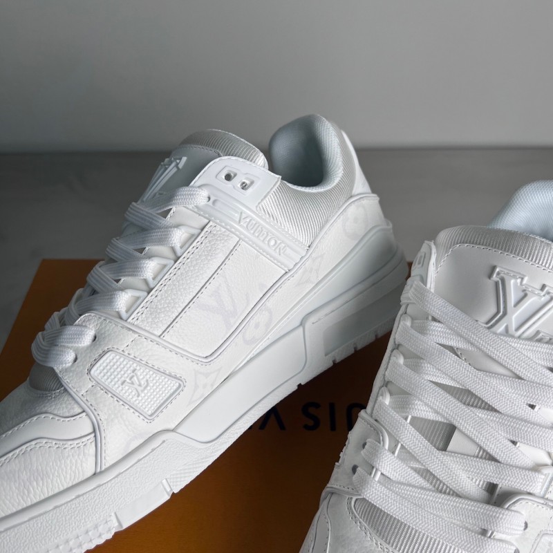 Louis Vuitton 2025 Spring Summer Collection Signature Logo Sneakers - YC