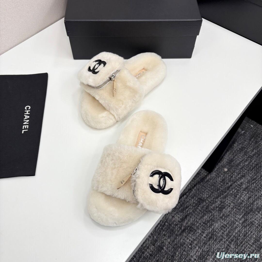Chanel Spring/Summer 2025 Upgraded Fur Slippers with Rubber Sole - LY00270