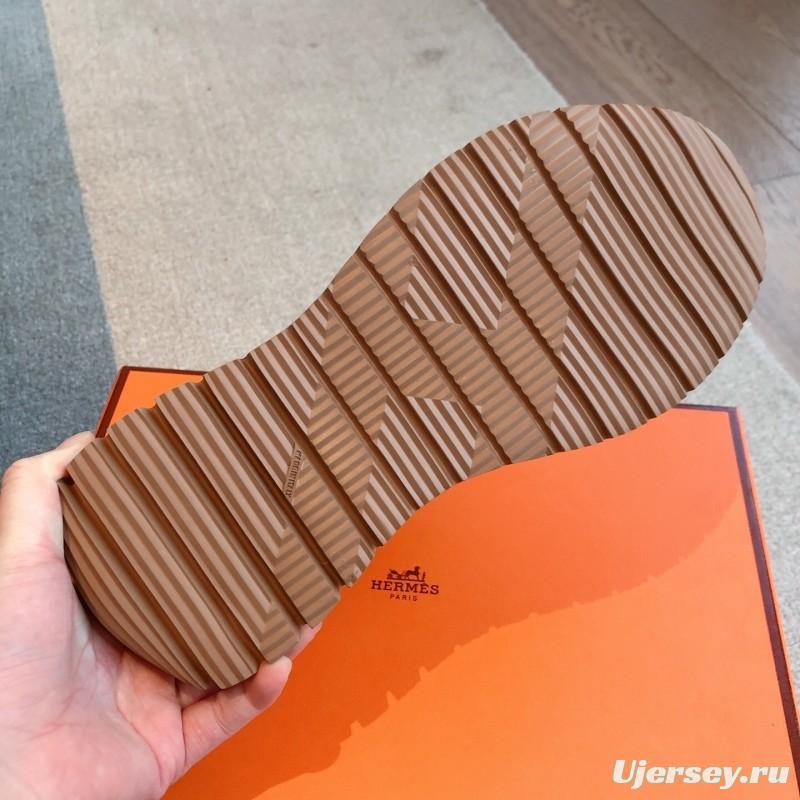 H Boot-Type Spring 2025 Early Collection Classic Chelsea Boots with British Color Blocking - AS00380