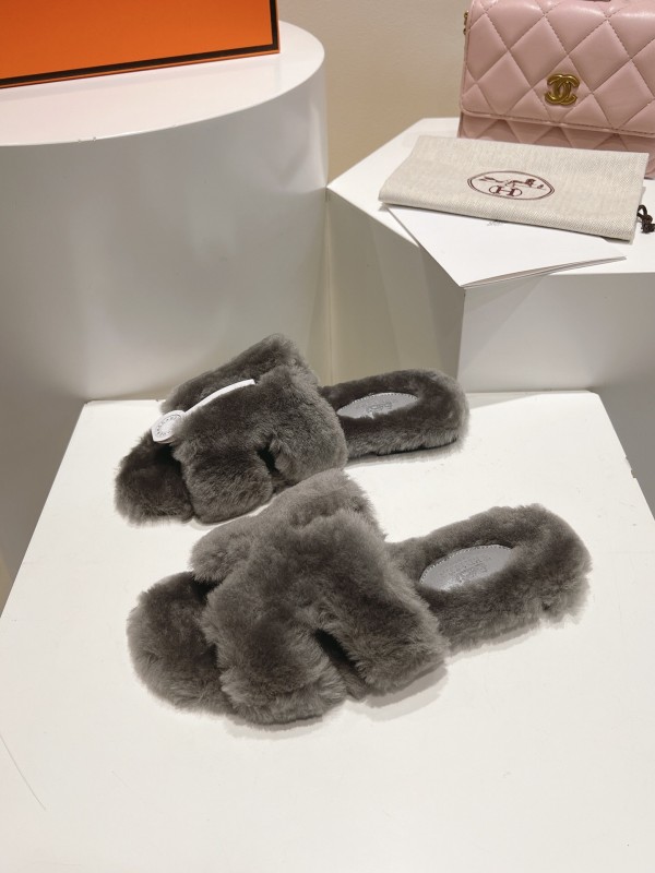 Hermès 2025 SS Love Fur Slippers Flat Sole Autumn Winter Collection - LY00240