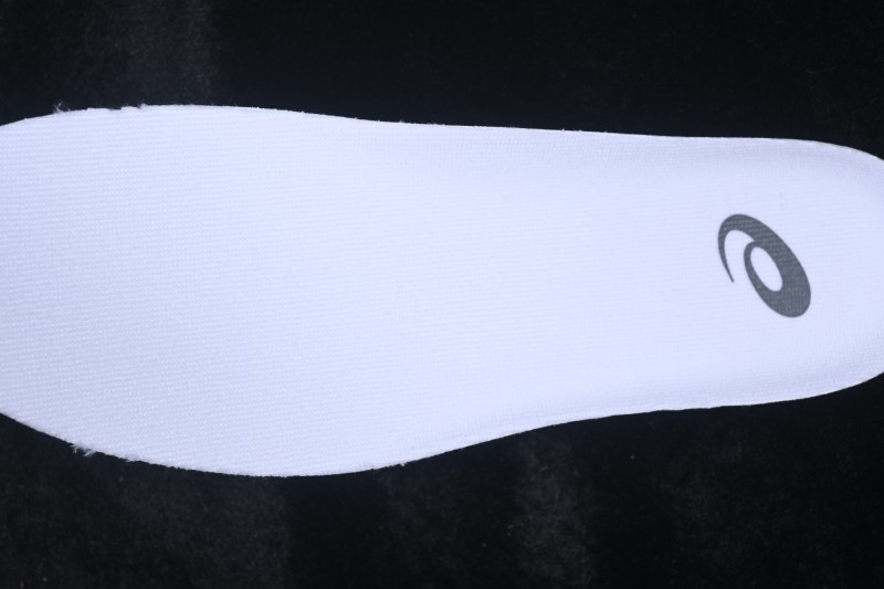Asics Gel-Nimbus 28 Retro Breathable Cushioned Running Shoes for Men - 1011C032-100