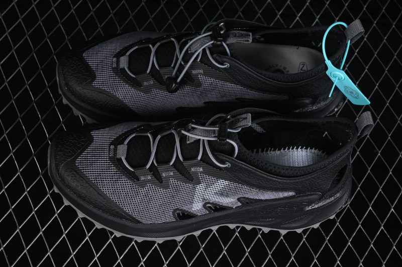 Keen Zionic Adv Waterproof Hiking Shoes with Quick-Dry Fabric - 1031947 Triple Black