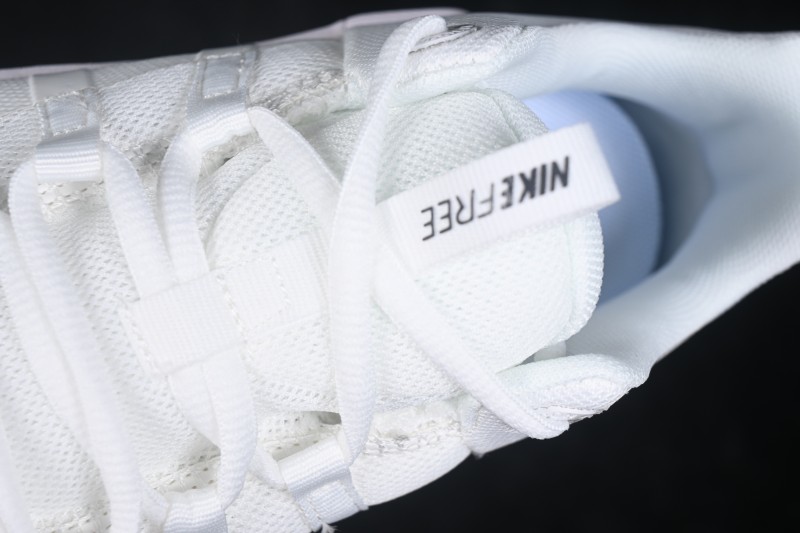Nike Free Metcon 7 Training Shoes with Breathable Mesh and Durable Grip - II7405-101