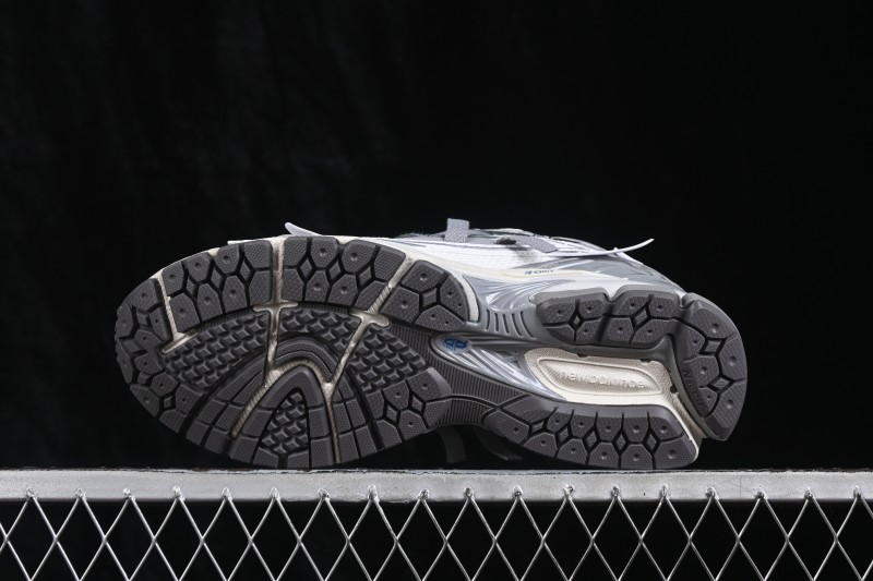 New Balance 1906 Retro Running Shoes with Lightweight Leather and Mesh Upper - U190643N