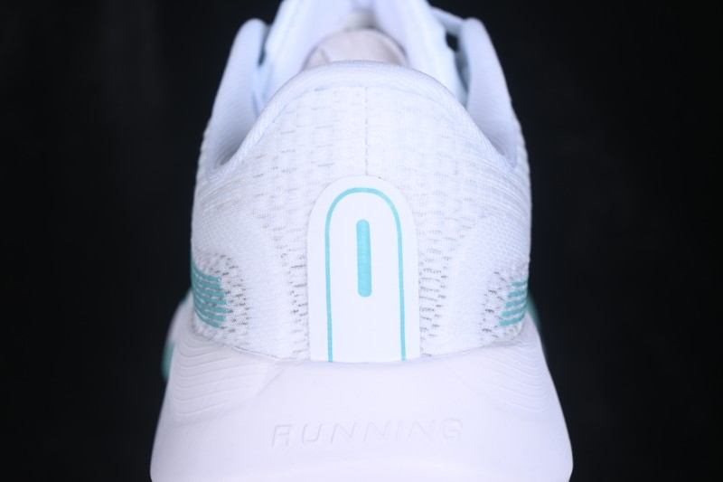 Nike Journey Run Cushioned Low-Top Running Shoes with Traction and Wear Resistance - DF5918-100