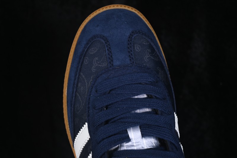 Adidas Samba OG Classic Skateboarding Shoes with Retro Suede and Leather Upper - KZ7551
