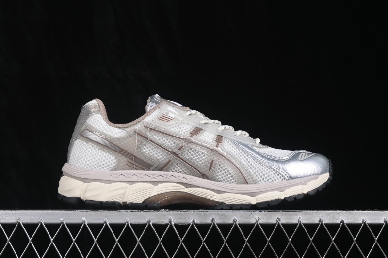 Asics Gel-Nimbus 12.1 Retro Breathable Cushioned Running Shoes for Men - 1203B144-100