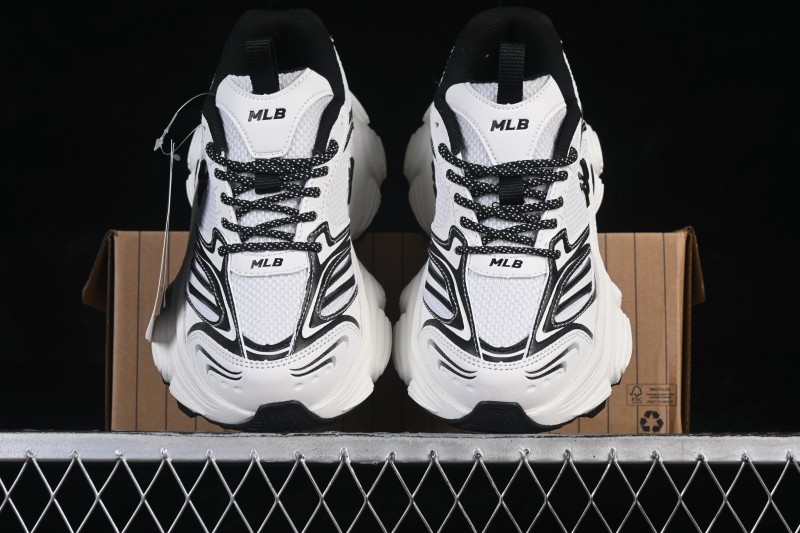 New York MLB Winner Chunky DT Running Shoes with Elevated Sole - 3ASHWC36N50WHS