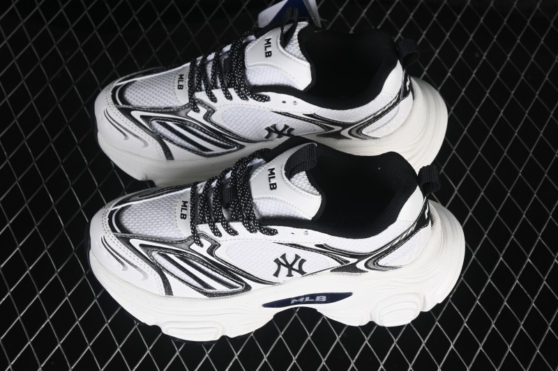 New York MLB Winner Chunky DT Running Shoes with Elevated Sole - 3ASHWC36N50WHS