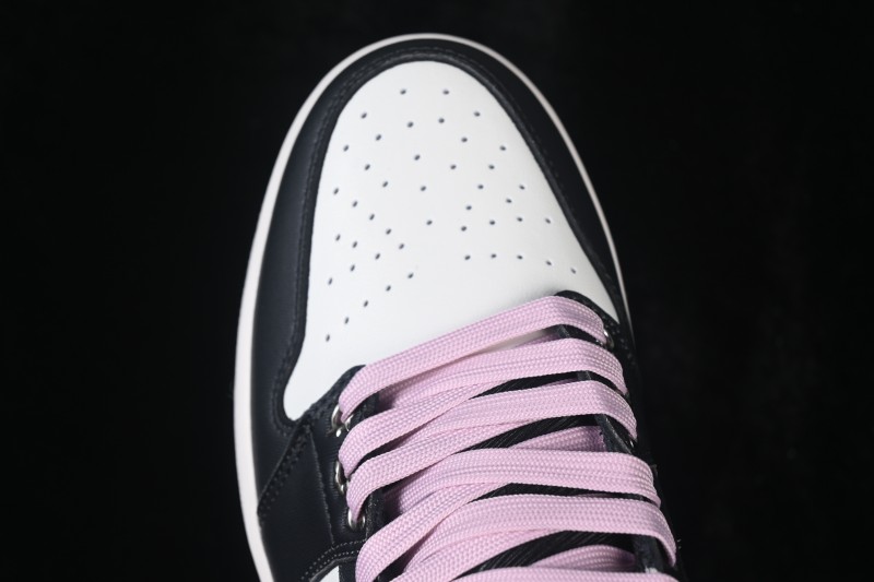 Nike Air Jordan 1 Low Retro Basketball Shoes with Cracked Leather Design - II0595-001