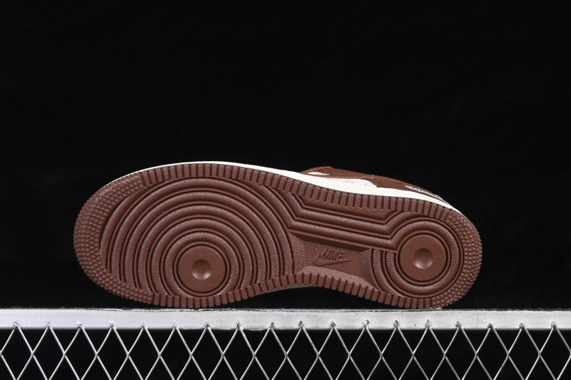 Nike Air Force 1 '07 Low Basketball Shoes with Brown Cheese Print Design - DF0188-127