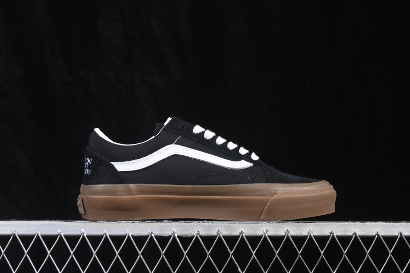 Vans Old Skool Low-Top Casual Skateboarding Shoes with Classic Side Stripe - VN000EJUGR4