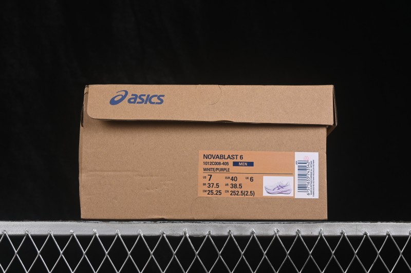 Asics Novablast 6 Retro Breathable Cushioned Running Shoes for Men - 1012C008-405