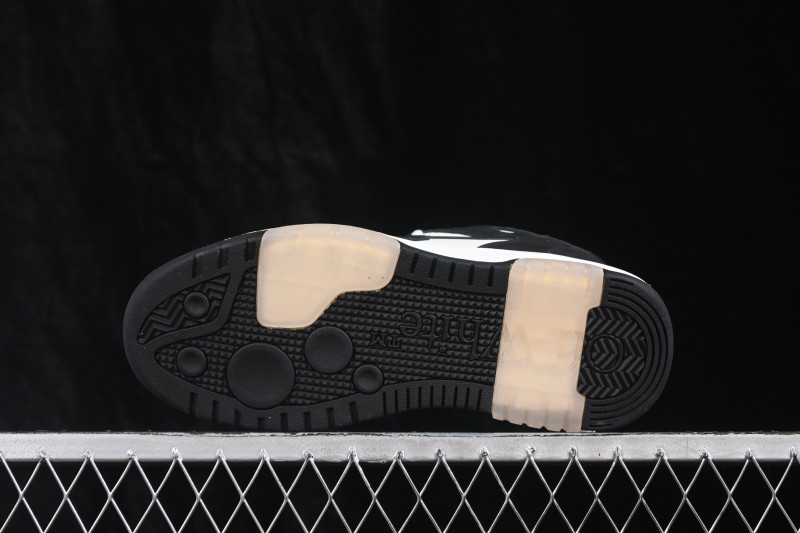 Off-White Out of Office Low-Top Fashion Skate Shoes in Black and White