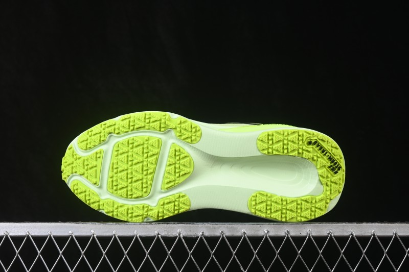 Nike Air Zoom Vomero 18 GTX Cushioned Casual Running Shoes - HQ7001-214