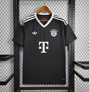 24/25 Bayern Munich Black Goalkeeper Jersey