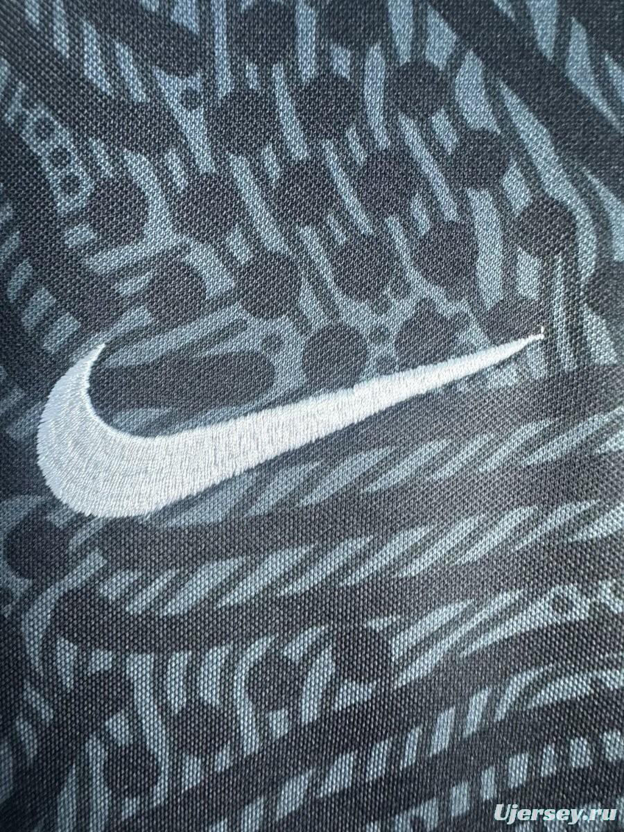 Retro 20/21 Liverpool Black Goalkeeper Jersey