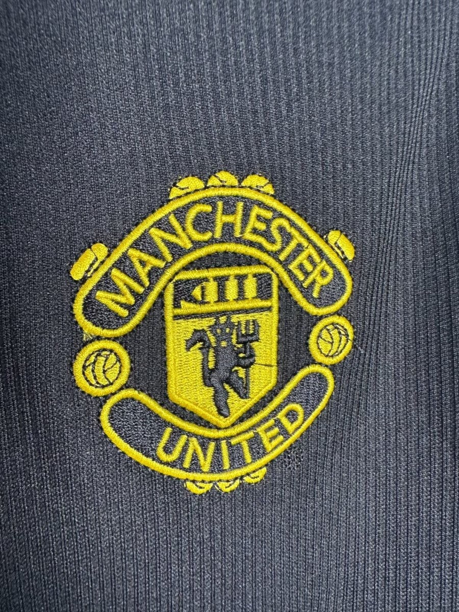 Retro 98/99 Manchester United Long Sleeve Goalkeeper Navy Jersey