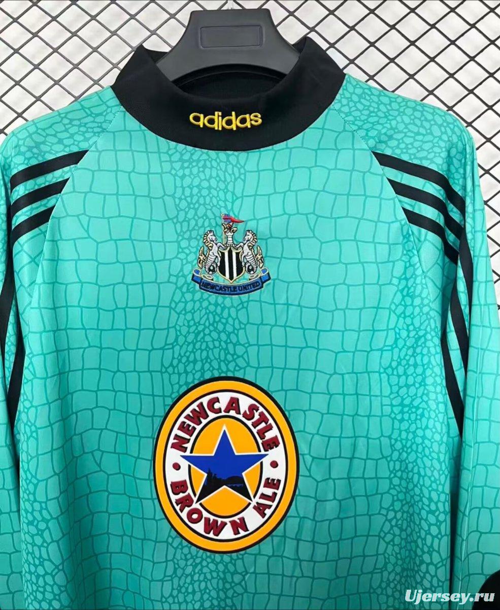 Retro 97/98 Newcastle United Green Goalkeeper Long Sleeve Jersey